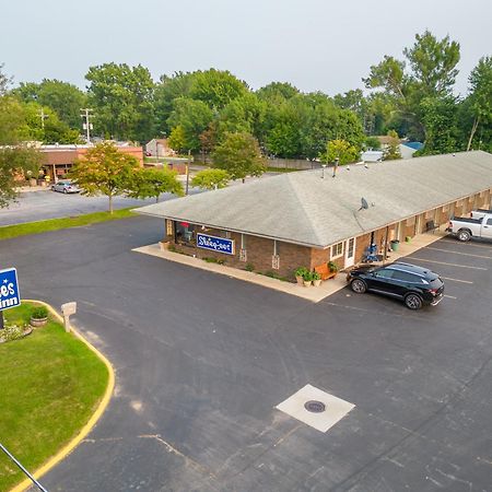 Sleep-Ees Inn, Saginaw & Frankenmuth Екстер'єр фото