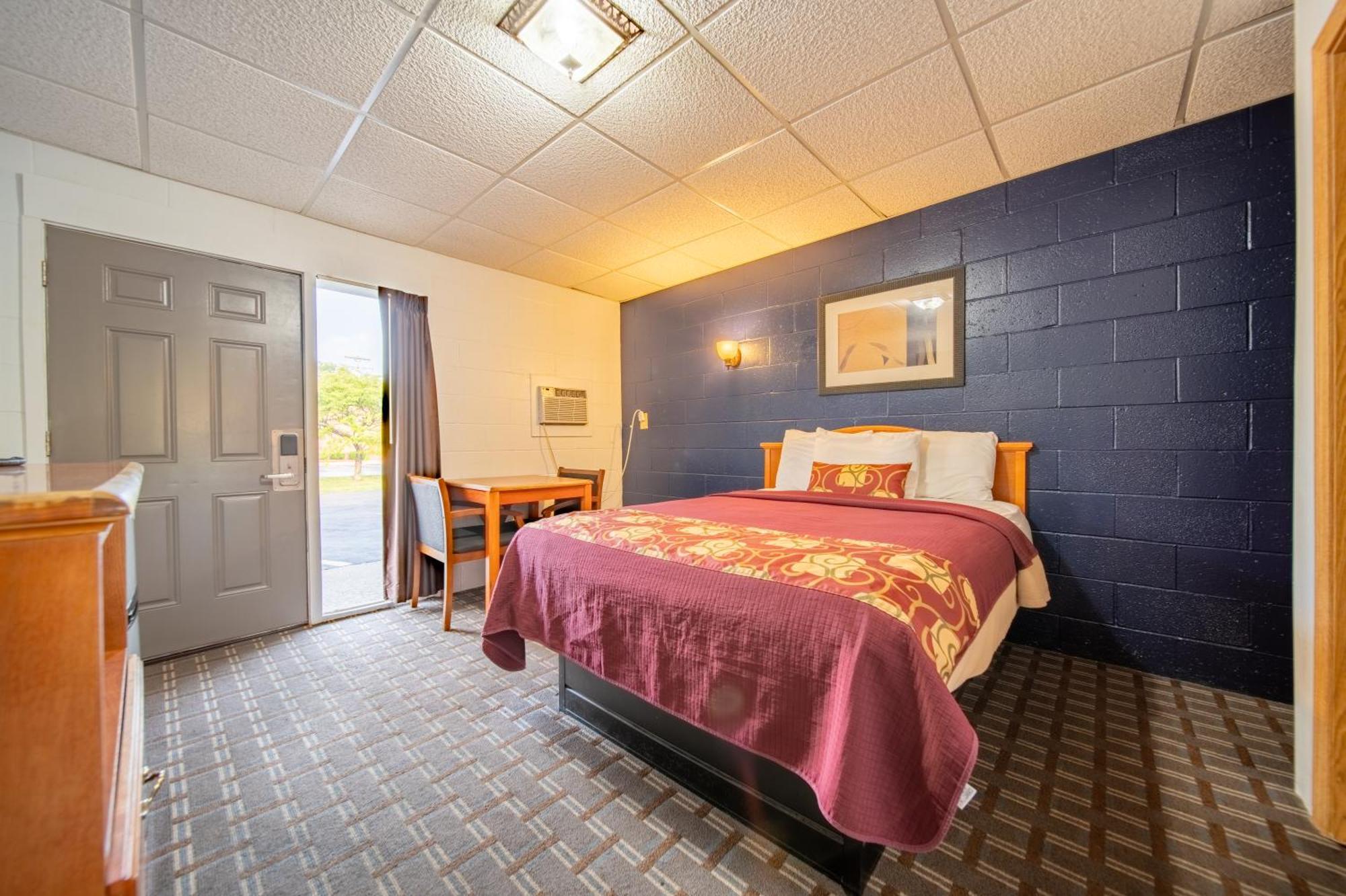 Sleep-Ees Inn, Saginaw & Frankenmuth Екстер'єр фото