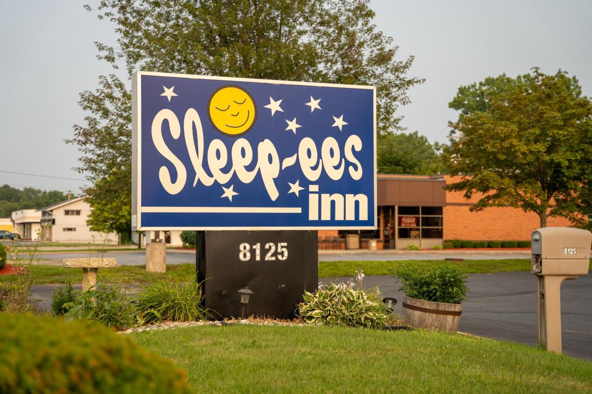 Sleep-Ees Inn, Saginaw & Frankenmuth Екстер'єр фото