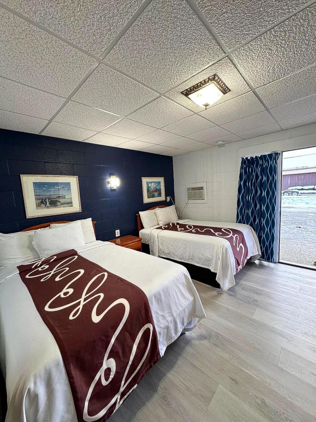Sleep-Ees Inn, Saginaw & Frankenmuth Екстер'єр фото
